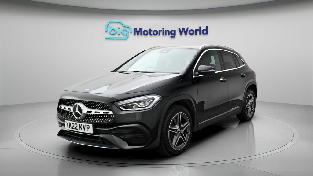 Mercedes-Benz GLA Class Exclusive Edition Black #3