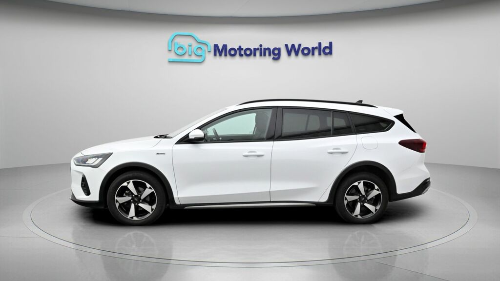 Ford Focus Active SH23NKL White #4