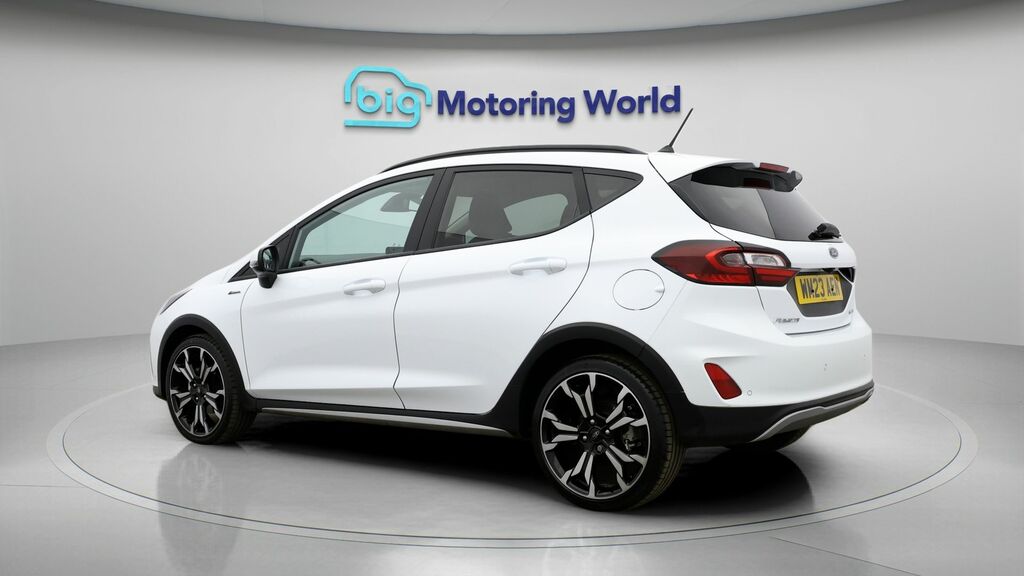 Ford Fiesta Active X White #5
