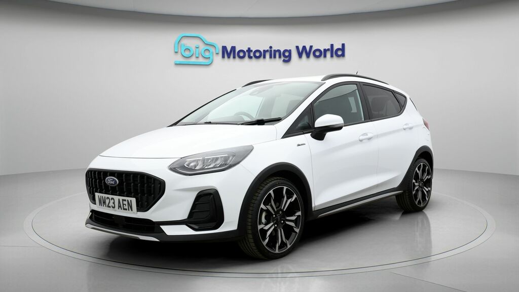 Ford Fiesta Active X White #3