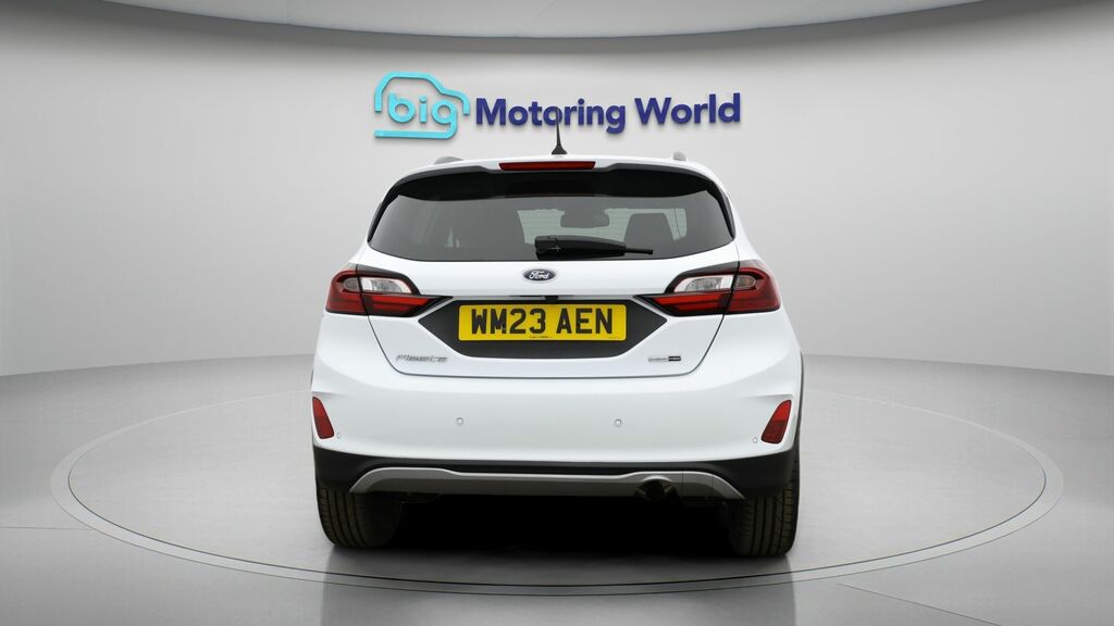 Ford Fiesta Active X White #6