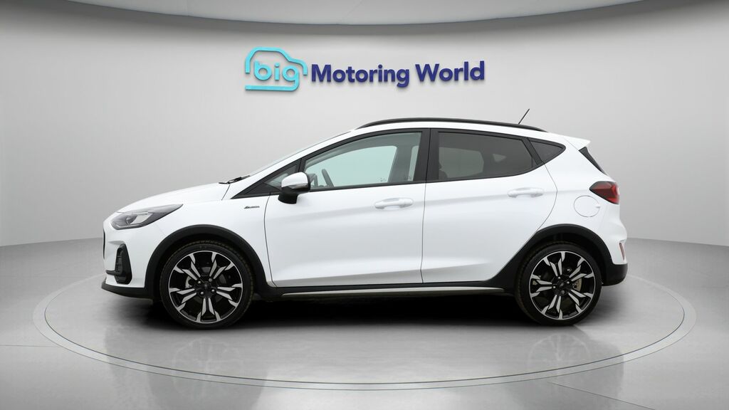 Ford Fiesta Active X White #4