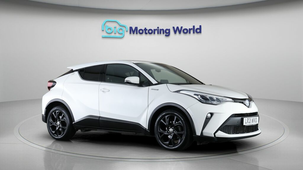 Toyota C-Hr Design White