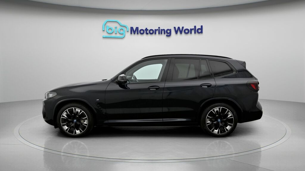 BMW iX3 M Sport Pro Black #4
