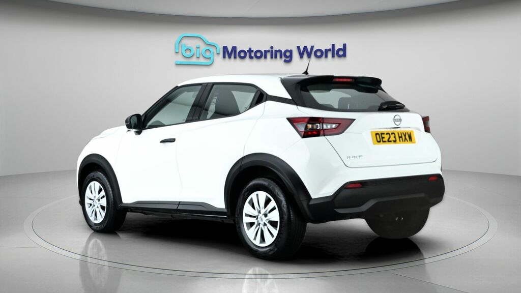Nissan Juke Visia White #5