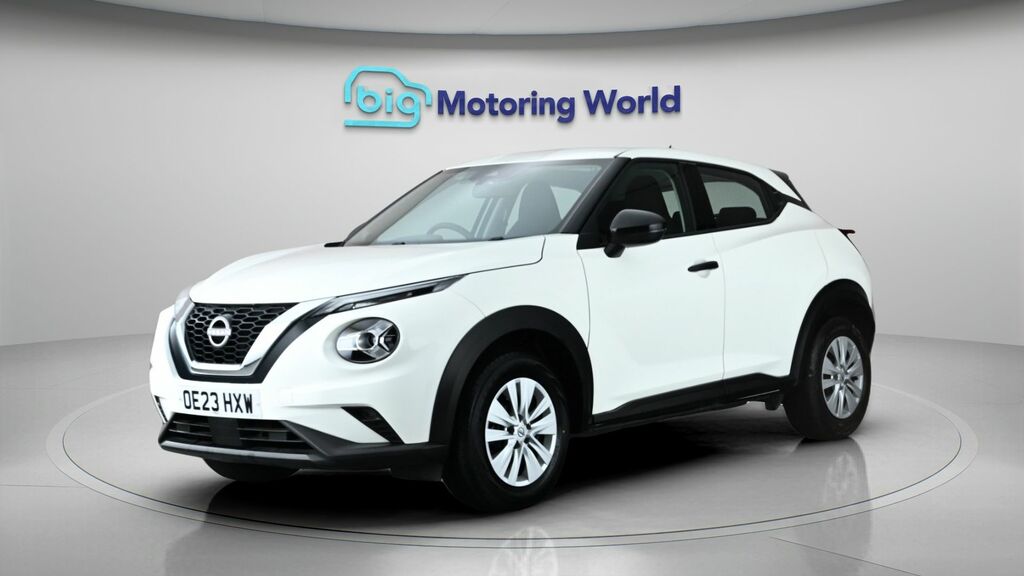Nissan Juke Visia White #3