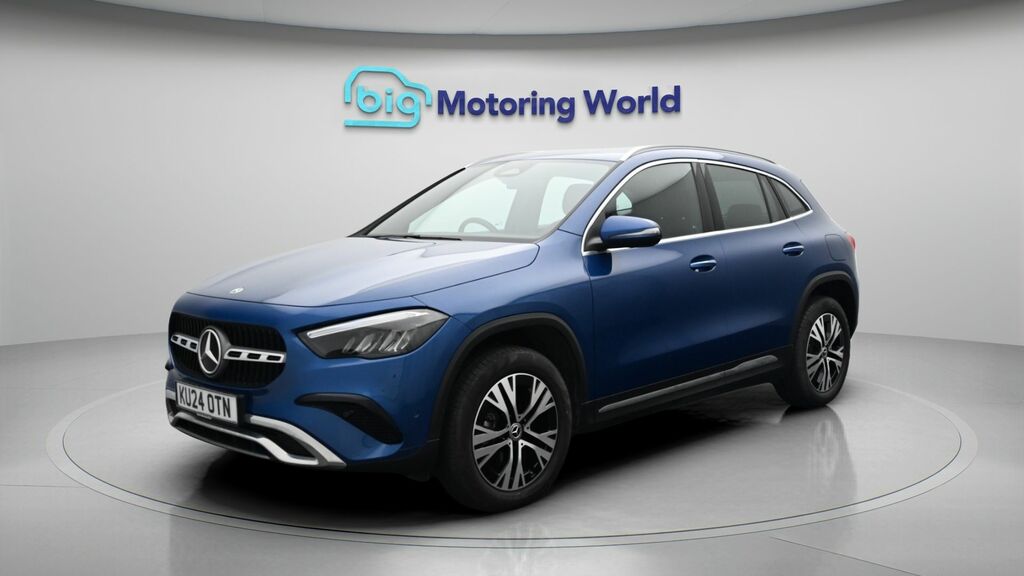Mercedes-Benz GLA Class Gla 35 4Matic Premium Plus Black #3