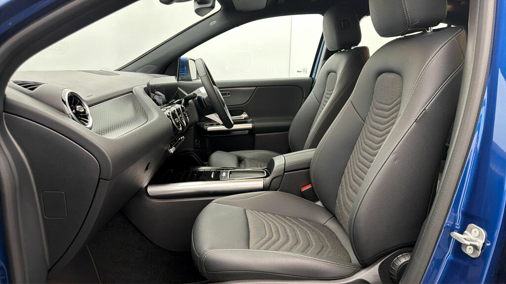 Mercedes-Benz GLA Class Gla 35 4Matic Premium Plus Black #13