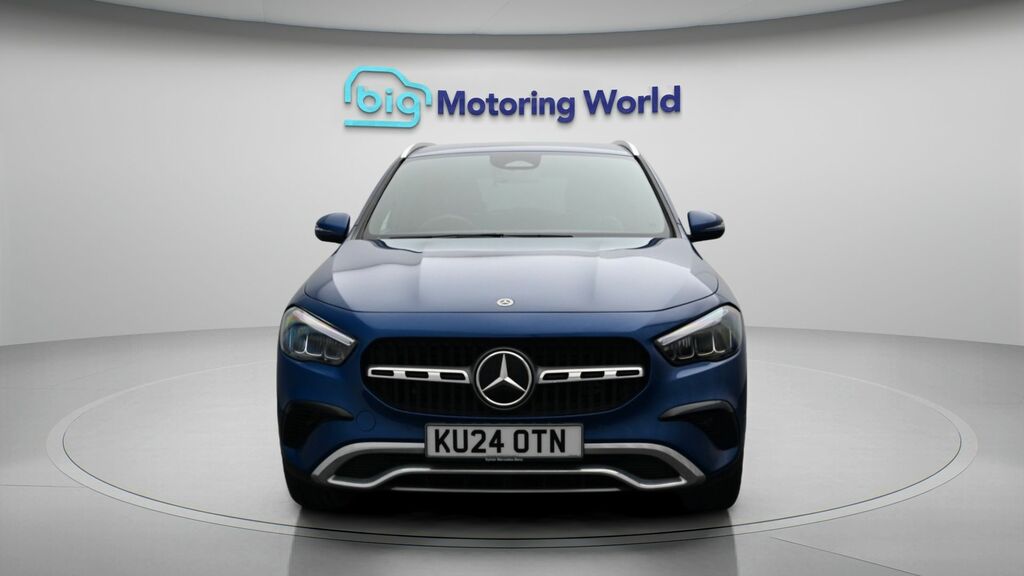 Mercedes-Benz GLA Class Gla 35 4Matic Premium Plus Black #2