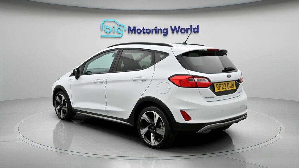 Ford Fiesta Active White #5