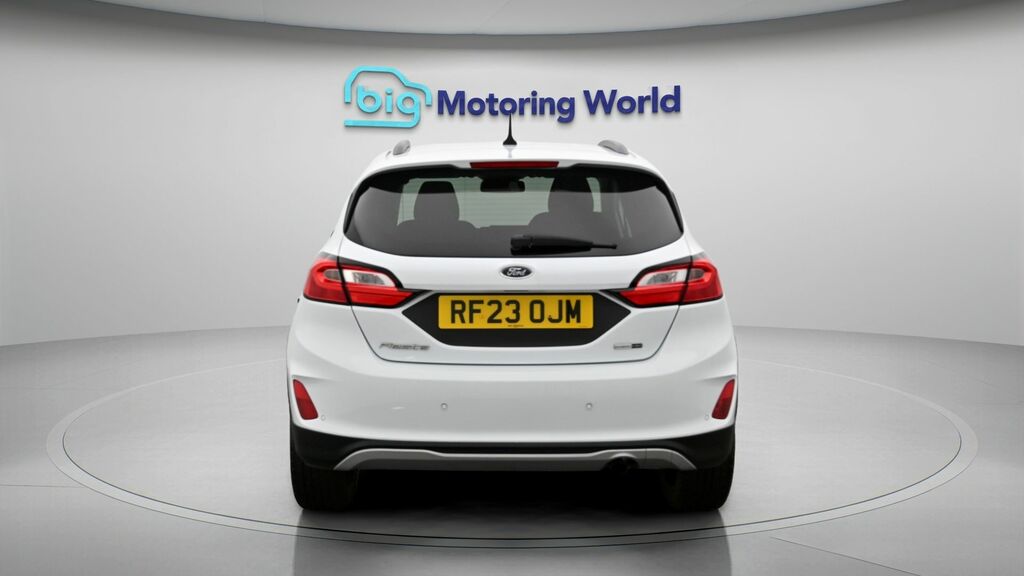Ford Fiesta Active White #6