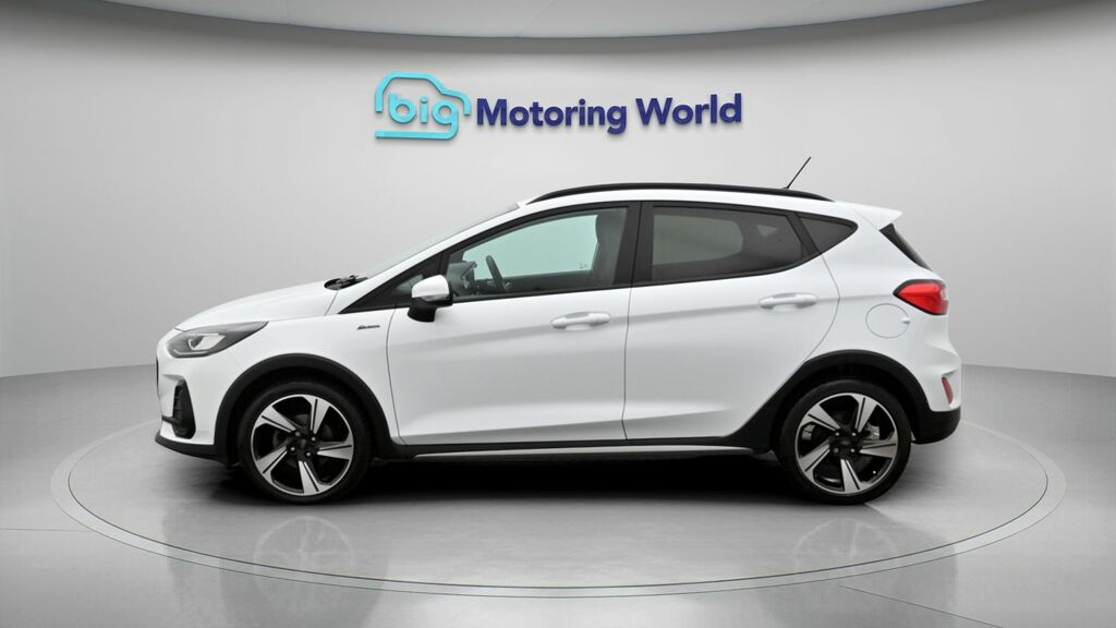 Ford Fiesta Active White #4