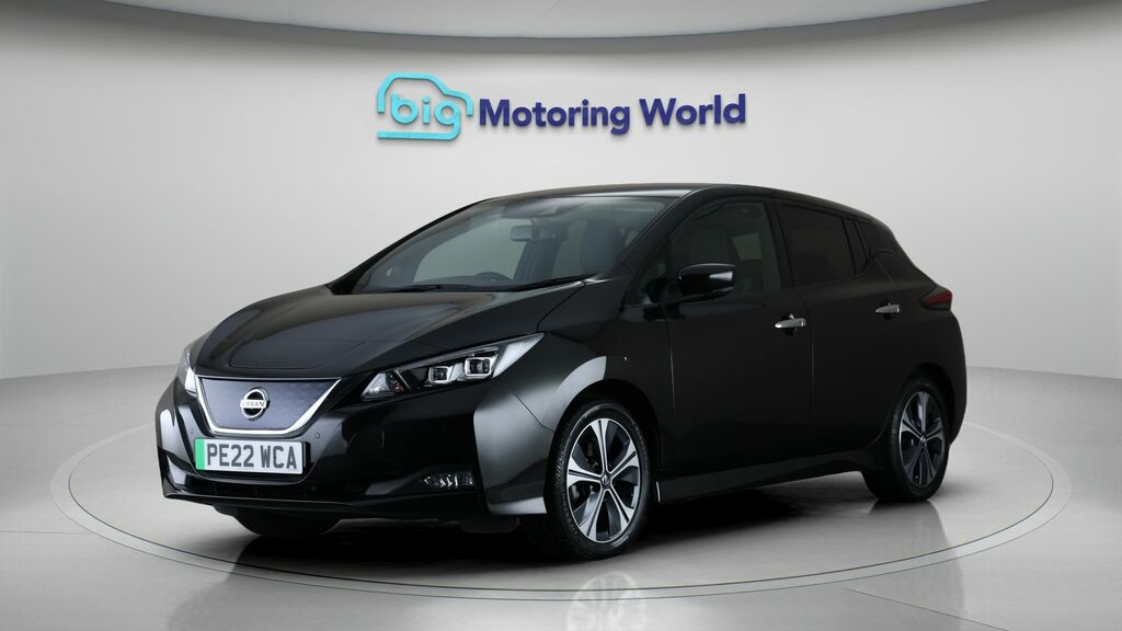Nissan Leaf Tekna Black #3
