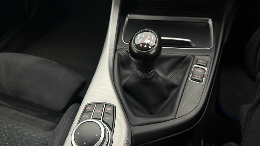 BMW 2 Series 1.5 218I Se 134 Bhp White #26