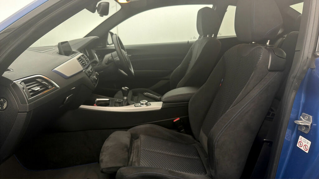 BMW 2 Series 1.5 218I Se 134 Bhp White #12