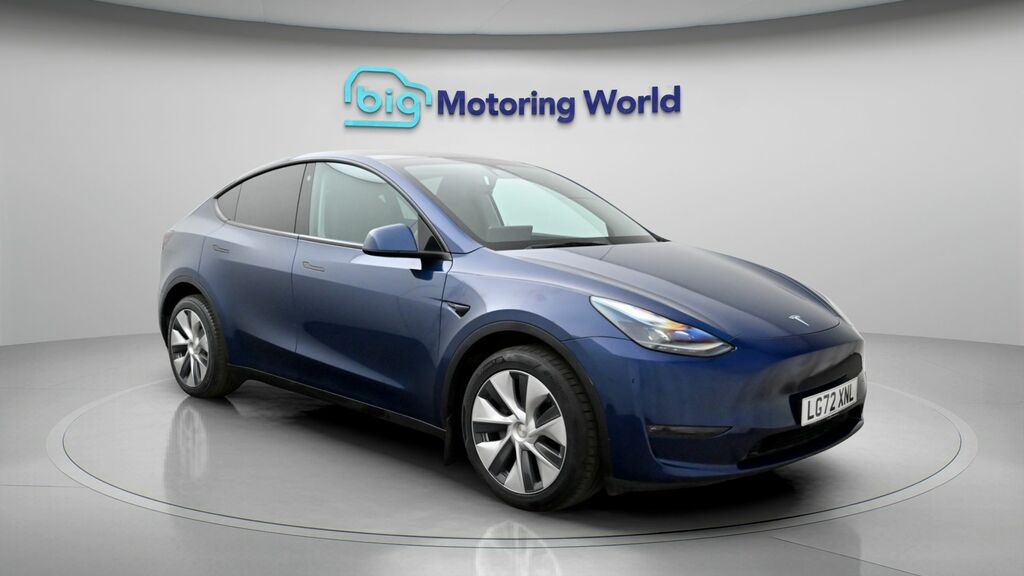 Tesla Model Y Long Range Blue