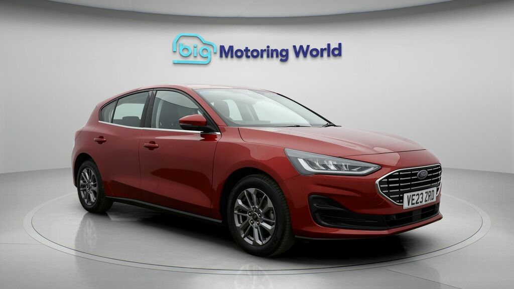 Ford Focus Titanium Red