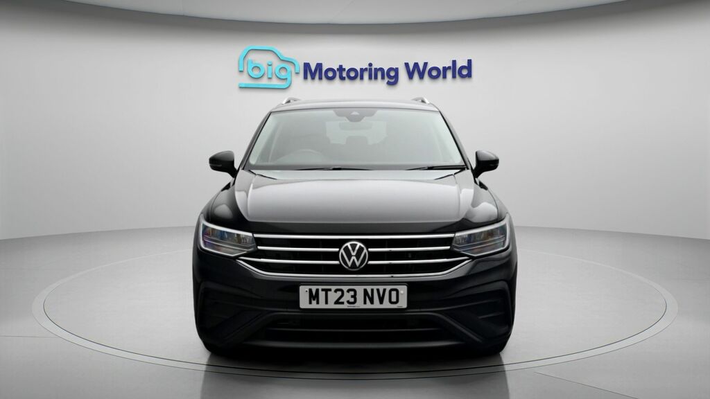 Volkswagen Tiguan Allspace Life Black #2