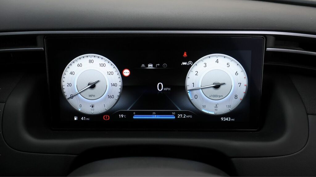 Hyundai Tucson Se Connect Black #10