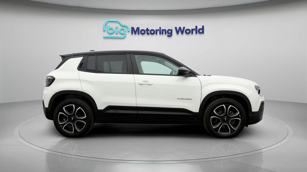Jeep Avenger 54Kwh Summit Suv 156 Ps Black #8