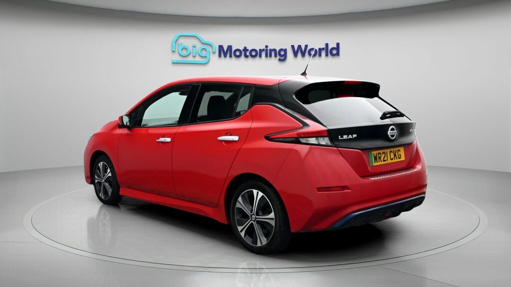 Nissan Leaf N-connecta Red #5