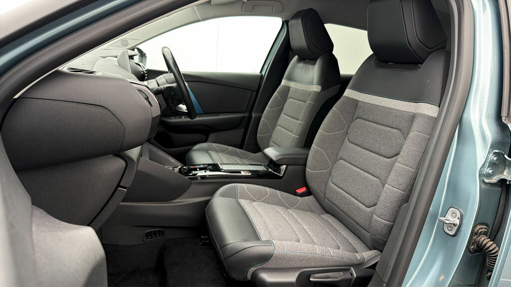 Citroen e-C4 100Kw Shine Plus 50Kwh Saloon Black #13
