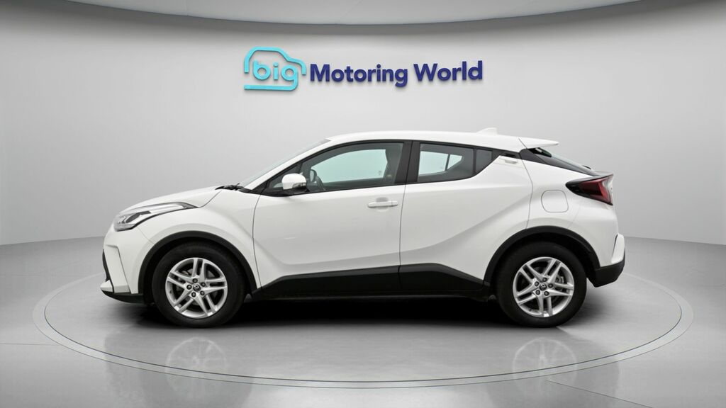 Toyota C-Hr Icon White #4