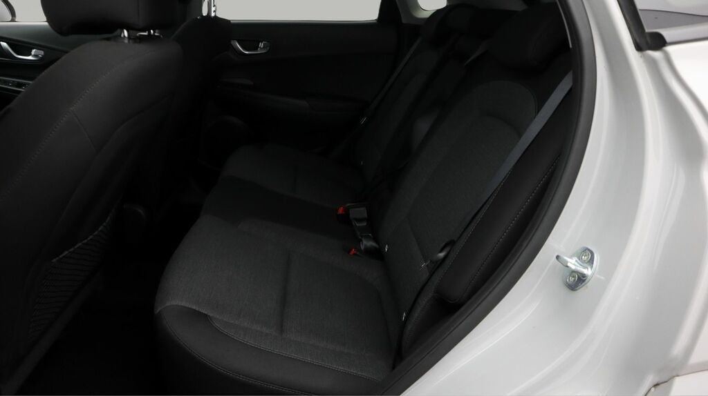 Hyundai Kona Premium Red #16