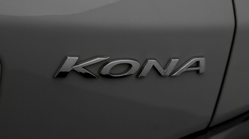 Hyundai Kona Premium Red #20