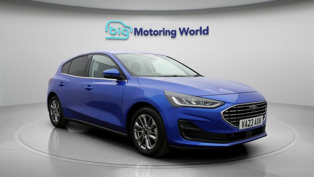 Ford Focus Titanium Blue