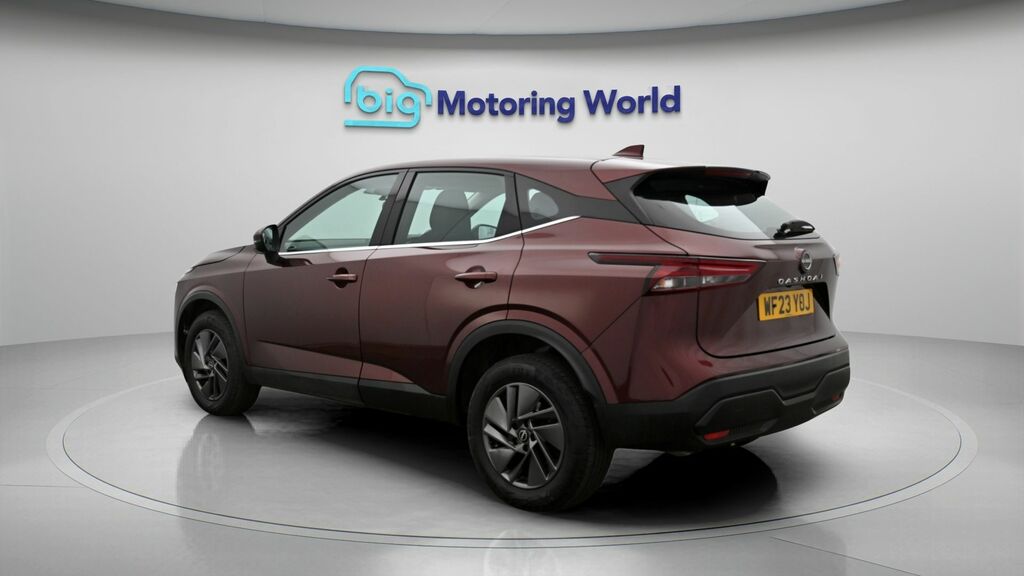 Nissan Qashqai Acenta Premium Red #5