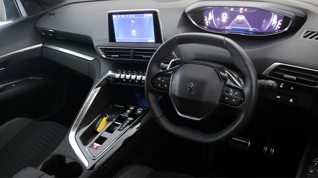 Peugeot 3008 1.2 Puretech Active Premium Red #9