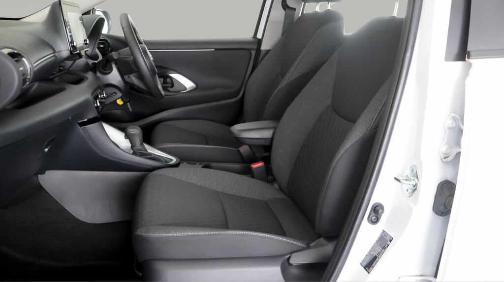 Toyota Yaris Excel White #13
