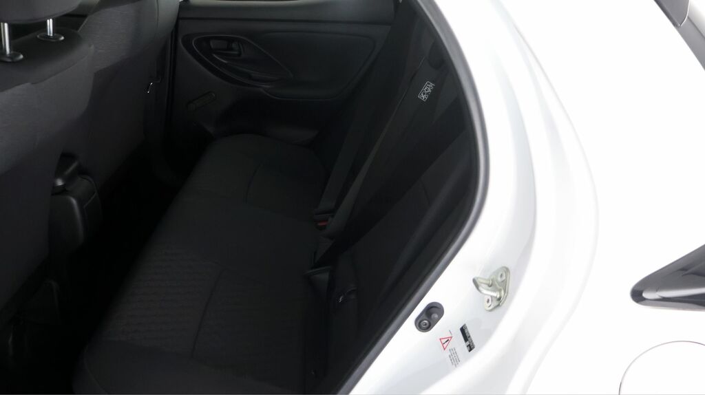 Toyota Yaris Excel White #15