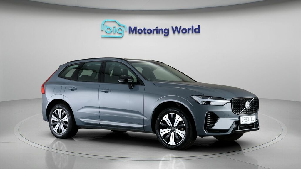 Volvo XC60 Plus Grey