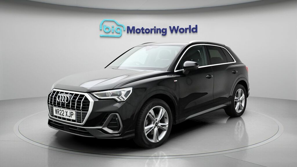 Audi Q3 S Line Black #3