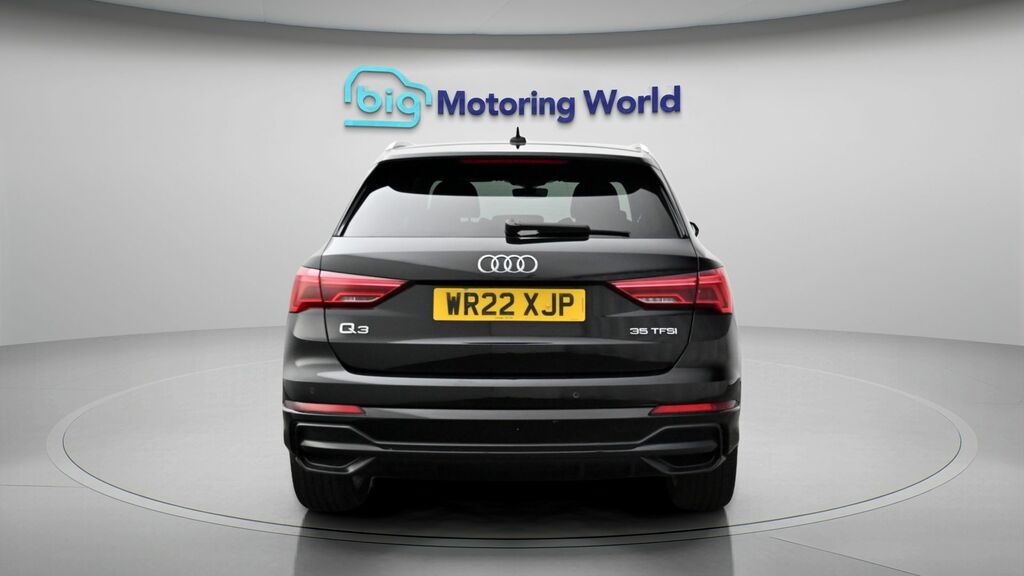 Audi Q3 S Line Black #6