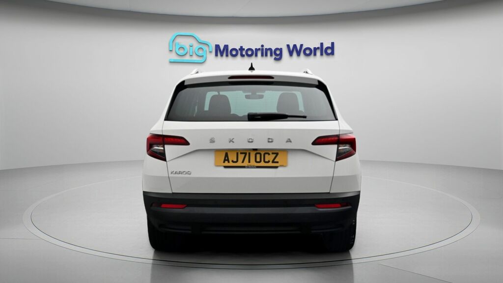 Skoda Karoq Se L White #6