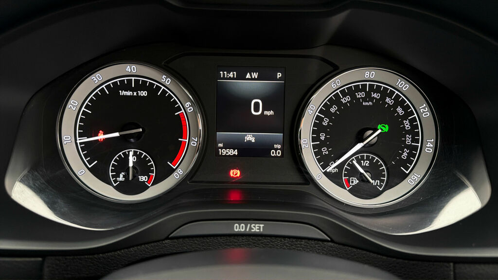 Skoda Karoq 1.5 Tsi Se Technology Grey #25