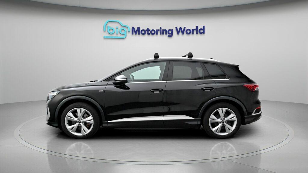 Audi Q4 E Tron S Line Black #4