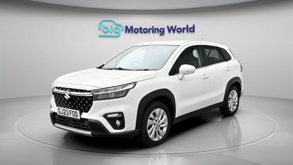 Suzuki S Cross Motion White #3