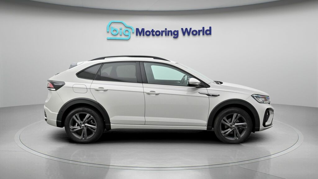 Volkswagen Taigo Suv Black #8