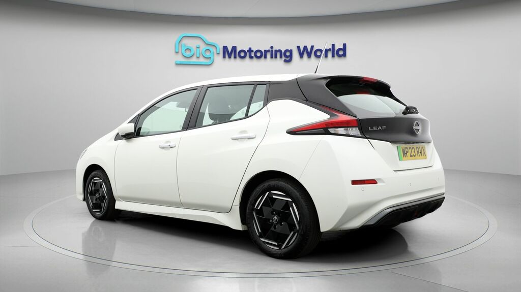 Nissan Leaf Acenta White #5