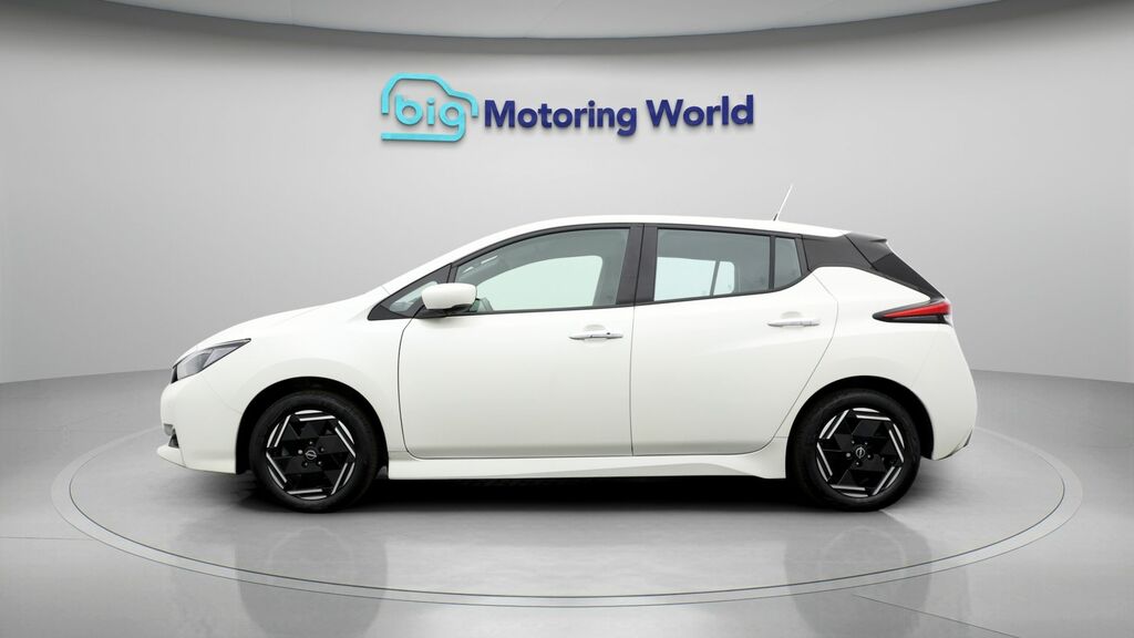 Nissan Leaf Acenta White #4
