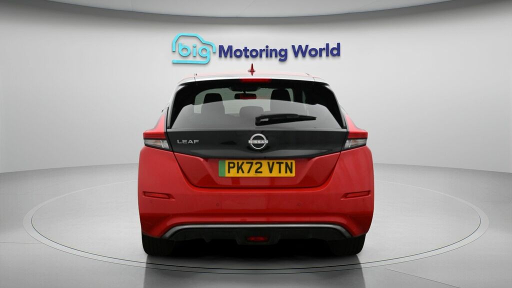 Nissan Leaf Tekna Red #6