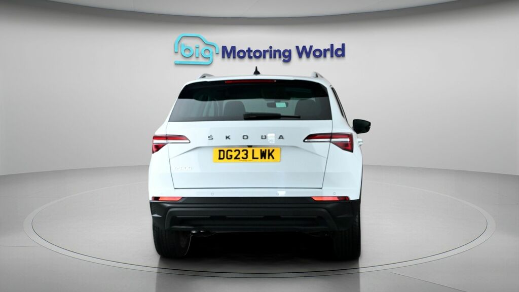 Skoda Karoq Se L White #6