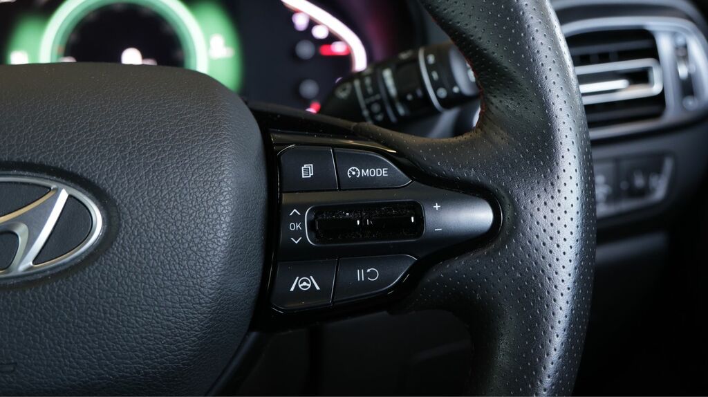 Hyundai I30 1L Se Connect Black #22