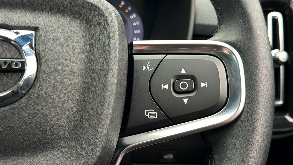 Volvo XC40 Recharge Core, Single Motor, Black #23