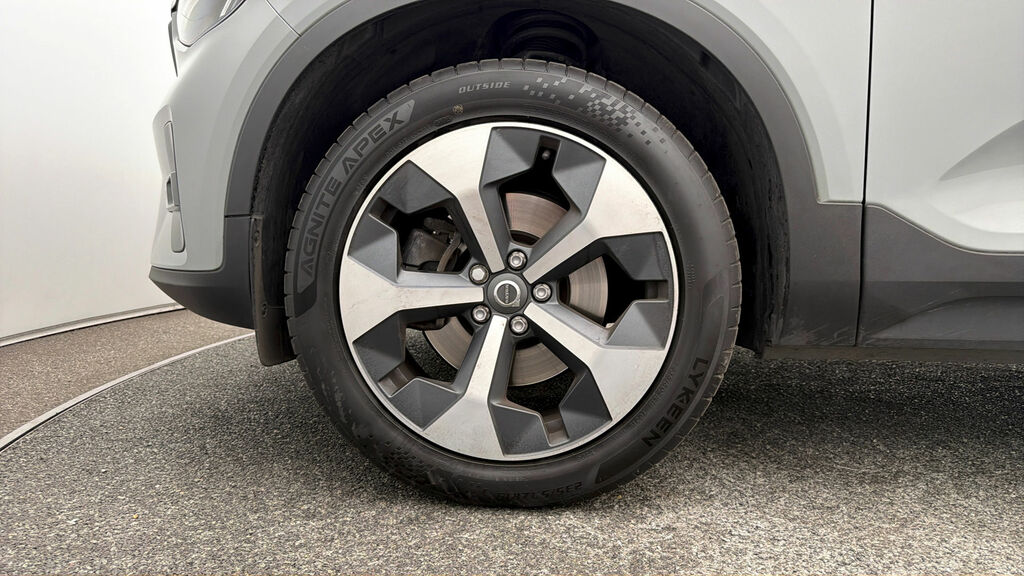 Volvo XC40 Recharge Core, Single Motor, Black #17