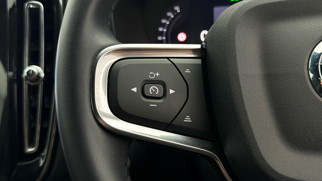 Volvo XC40 Recharge Core, Single Motor, Black #22